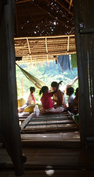 ... & some Asli kids chillin outside our room...